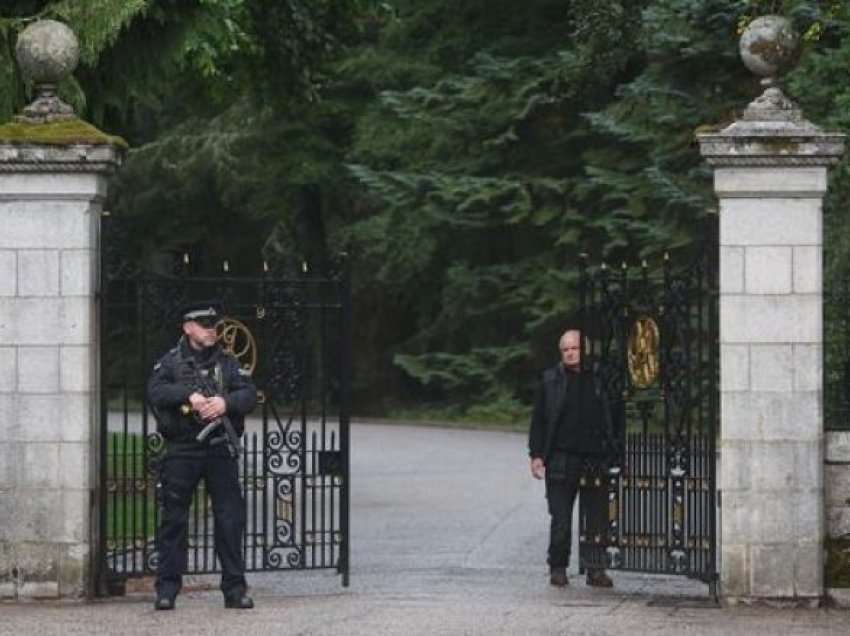 Familja mbretërore mblidhet në Balmoral mes shqetësimeve për shëndetin e Mbretëreshës