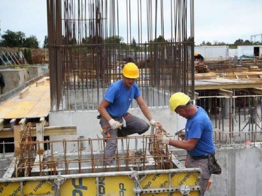 Një punëtor lëndohet në vendin e punës në Suharekë