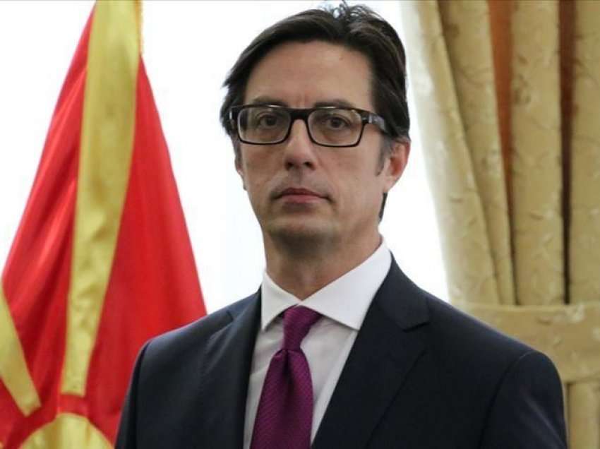 Pendarovski nënshkroi dekretet për 5 ambasadorë të rinj – Kuqi në Norvegji, Buxhaku në Kanada