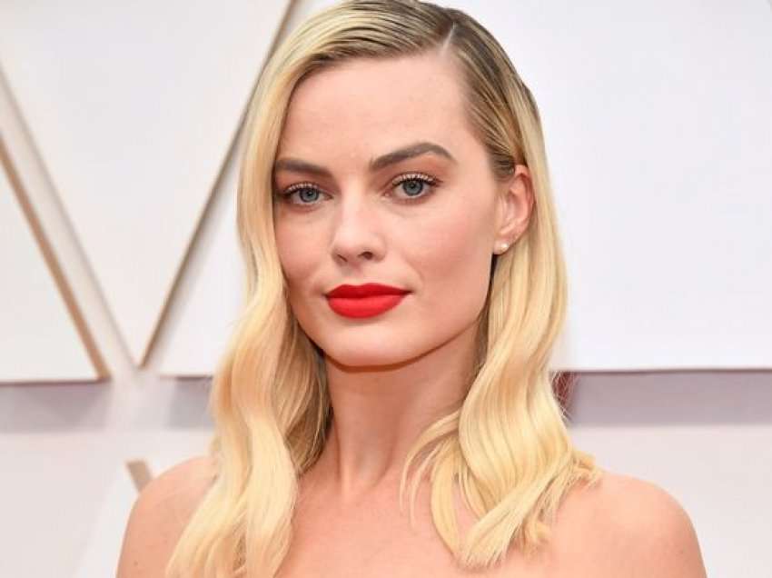 Shkaktoi shqetësim, Margot Robbie fotografohet duke qarë pasi vizitoi Cara Delevingne