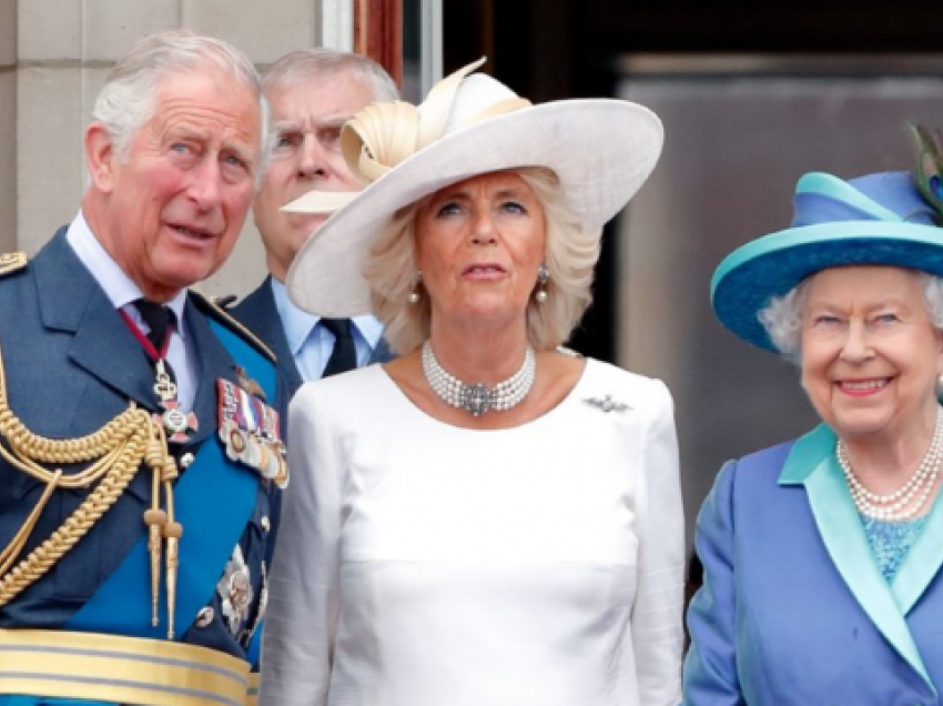 Ky është djali sekret i Charles dhe Camilla që dëshiron të ngjitet në fron! Kush është Simon Charles Dorante-Day?