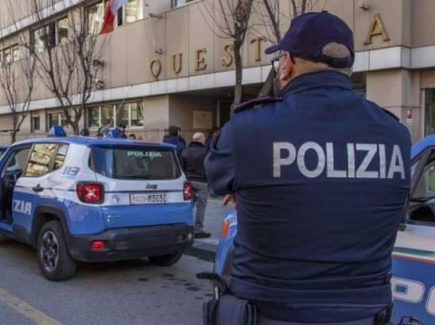 Kërkohej për vjedhje nga Italia, shqiptari kapet në stacionin e autobusit në Spanjë