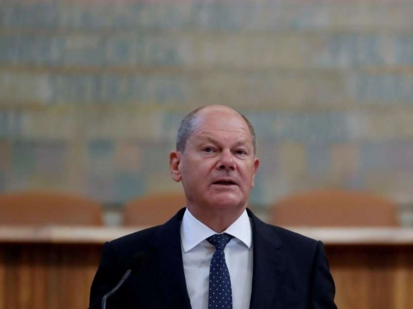 Scholz: Ushtria e Gjermanisë duhet të jetë “më e pajisura” në Evropë