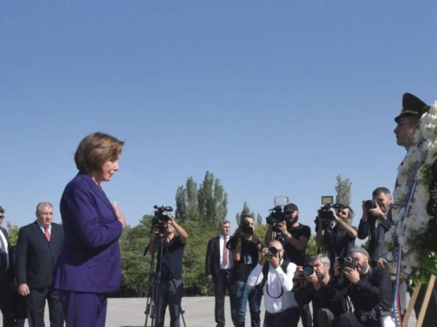 Pelosi nderon viktimat armene të masakrave të epokës otomane