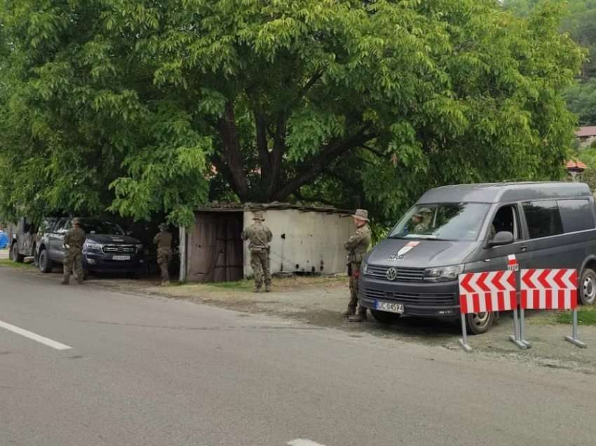 KFOR-i zbarkon në Kosovë nga frika për tensione? Eksperti i sigurisë zbulon planin e ri të Listës serbe