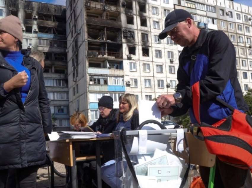 Zyrtarët pro-rusë deklarojnë fitoren në referendumet për bashkimin me Rusinë