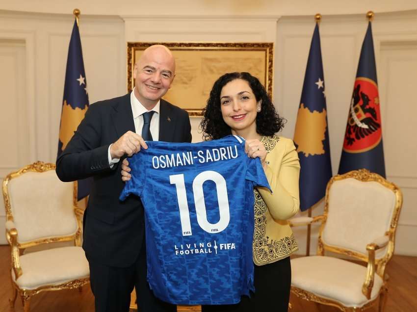 Infantino takohet me presidenten Vjosa Osmani