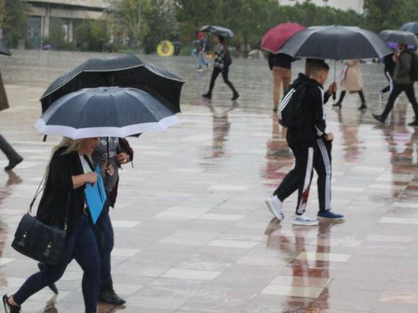 Reshje shiu dhe uje temperaturash, parashikimi i motit për ditën e diel