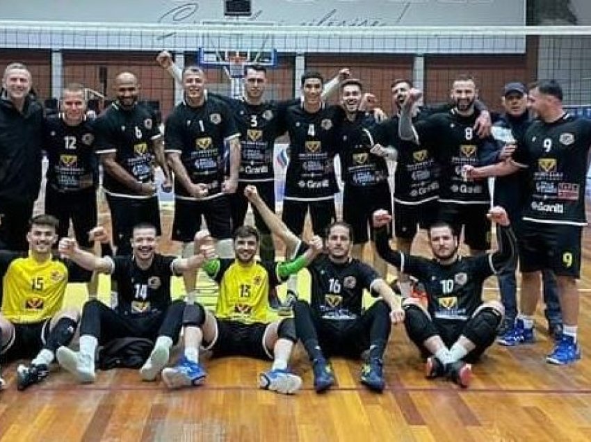 Golden Eagle Theranda mposht Skenderbeun