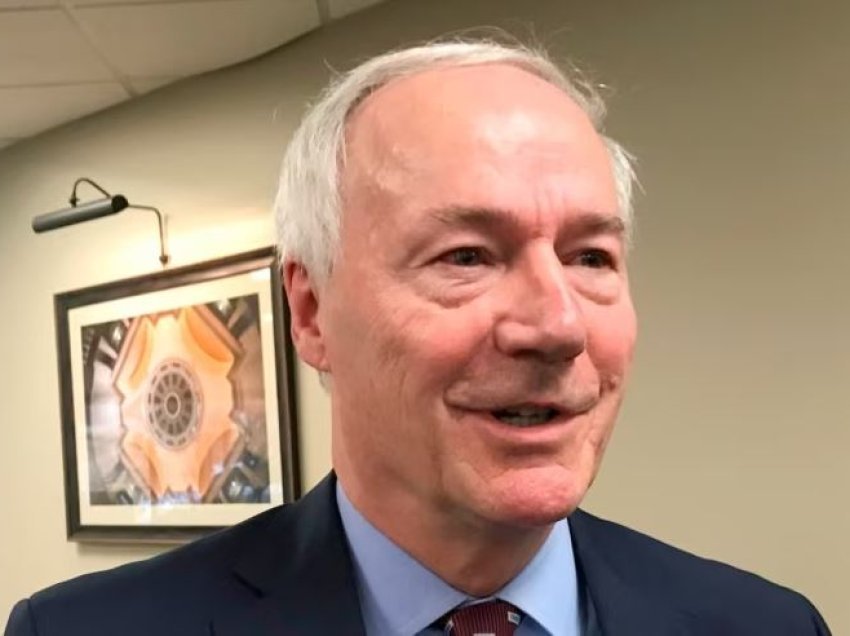 Republikani Asa Hutchinson shpall kandidaturën për president