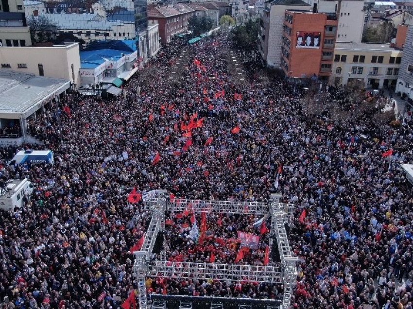 “Liria Ka Emër” falënderon qytetarët që marshuan për drejtësi: UÇK na bashkon!