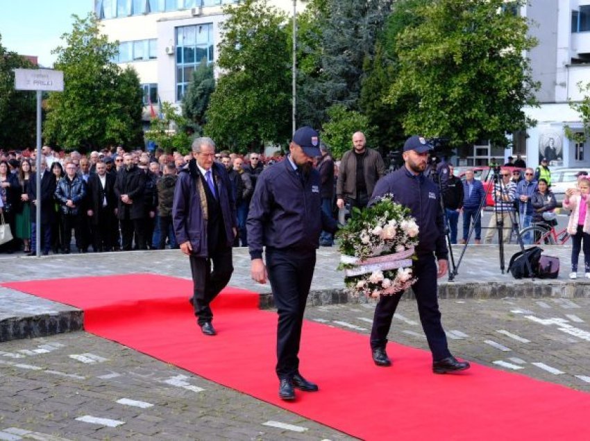 Sot 32 vite nga masakra e 2 prillit, Berisha bashkë me demokratët përkujtojnë 4 dëshmorët në Shkodër