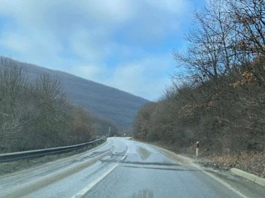 ​Policia apelon për kujdes të shtuar gjatë ngasjes në rrugë, mund të ketë ngrica