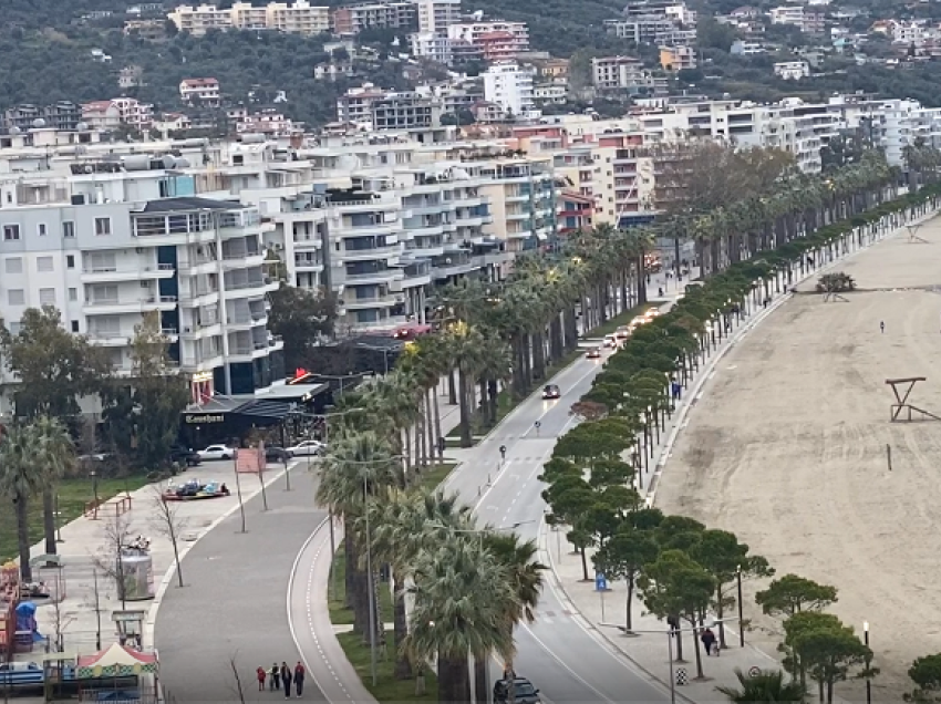 Nuk ka punonjës për turizmin/ Bizneset në Vlorë: Po detyrohemi të marrim adoleshentë