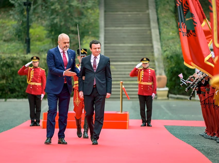 Edi Rama: Askush s’e kishte besuar që Kurti do të ulej me Vuçiqin, ndoshta përveç meje