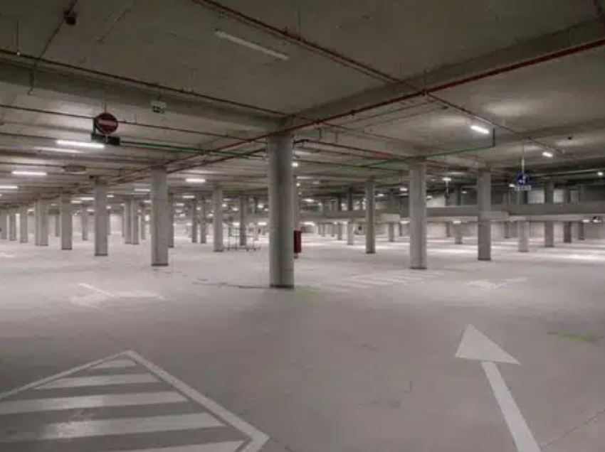 Parkingu nëntokësor në Prishtinë zbret për 85% disa çmime