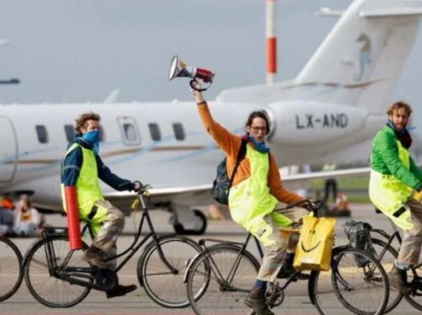 Shteti që po planifikon t’i ndalojë avionët privatë dhe fluturimet e natës