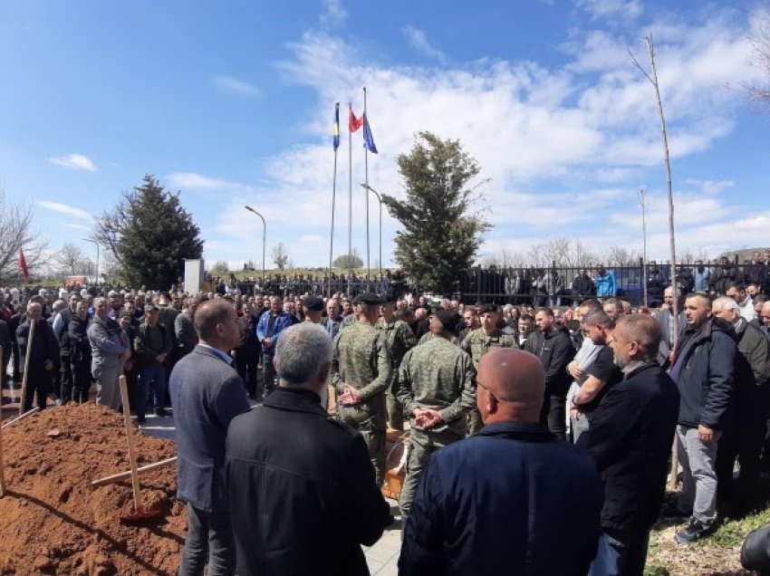 ​Ish-pjesëtarit të UÇK-së iu dha lamtumira e fundit, humbi jetën në Austri