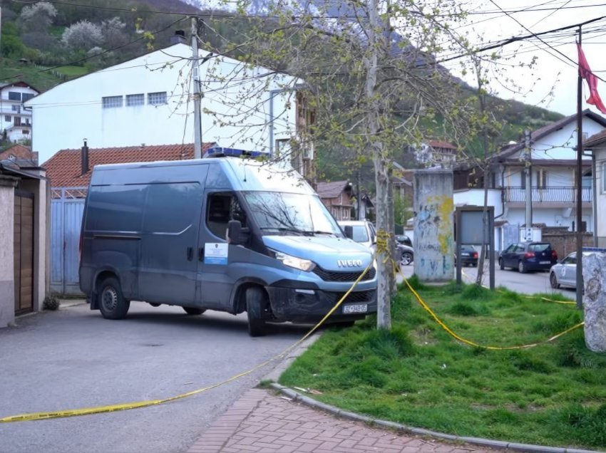 “Ishte i martuar dy here”/ Qytetarët në Pejë tregojnë se çfarë ka mundur ta nxis të riun për ta vrarë nënën e tij