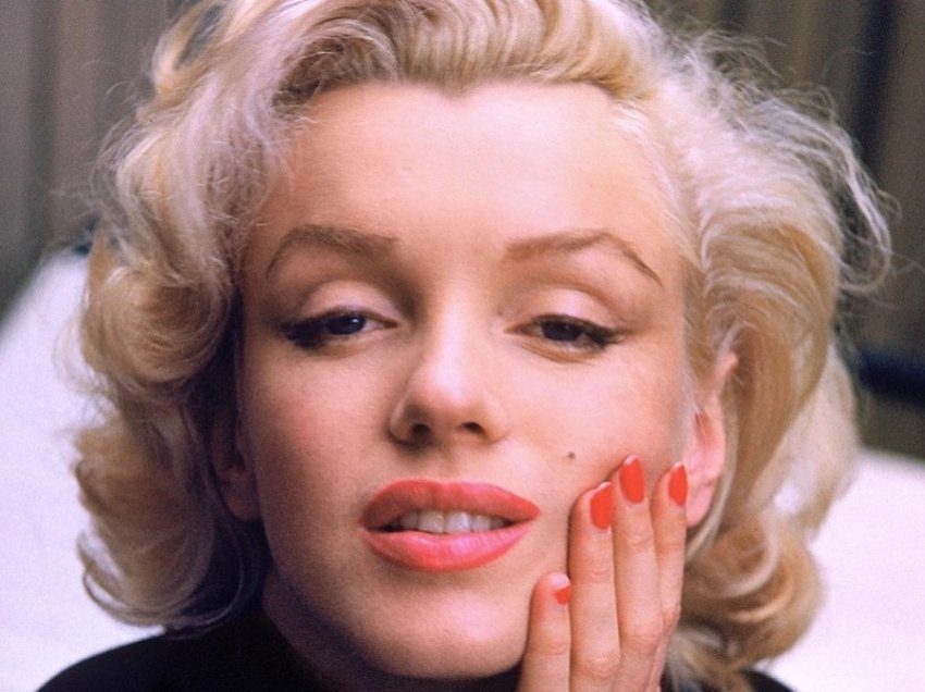 Vazelinë në fytyrë dhe ushtrime çdo mëngjes: Truket që e mbanin Marilyn Monroe të dukej perfekt