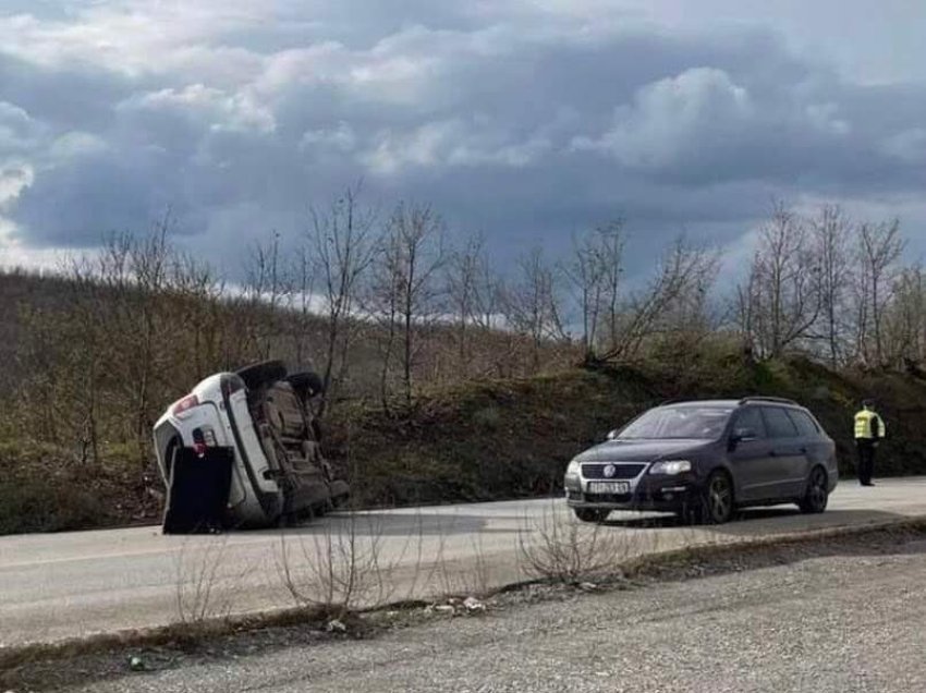 Vetura rrokulliset në rrugën Klinë-Gjakovë 