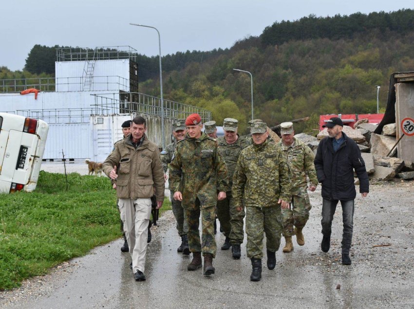 Drejtori i NALT-it vizitoi Gardën Kombëtare të FSK-së