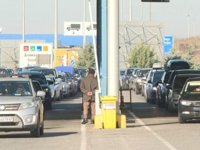 Në vendkalimet kufitare të Maqedonisë së Veriut nuk ka vonesa