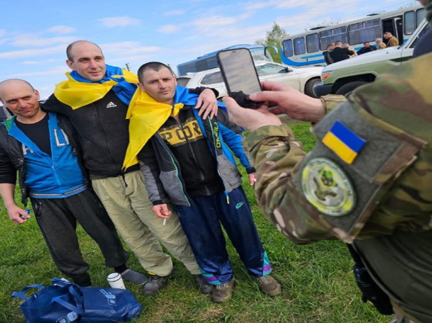 Vijon shkëmbimi i të burgosurve mes Ukrainës dhe Rusisë, lirohen 84 persona të burgosur