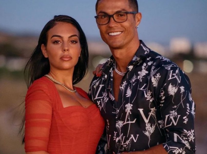 Përflitej për ndarje mes saj dhe Cristiano Ronaldos, reagon Georgina Rodriguez: Ziliqari i sajon, thashethemexhiu i përhap dhe idioti i beson