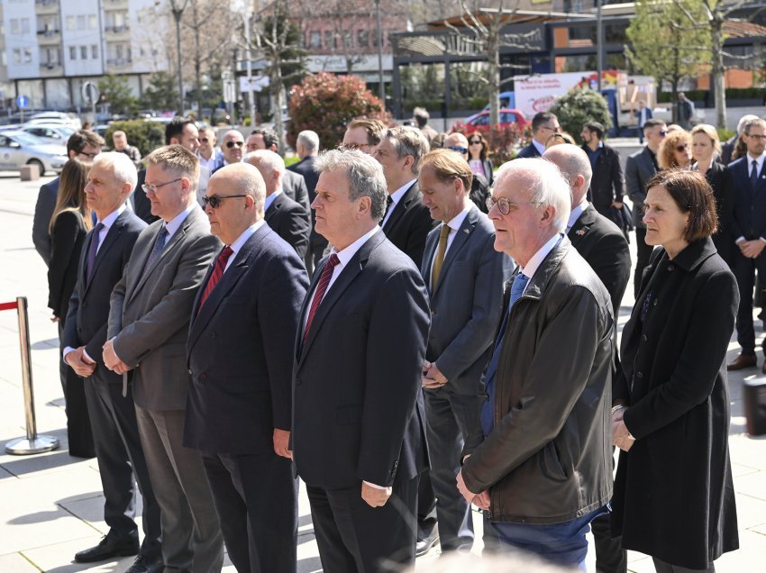 Ambasada e ShBA-së: Gjetja e përgjigjeve për familjet e të zhdukurve duhet të jetë prioritet