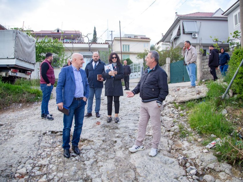 Bejko denoncon mungesën e infrastrukturës në Sauk: Mungojnë kanalizimet, do t’i shtrojmë rrugët në vitin e parë