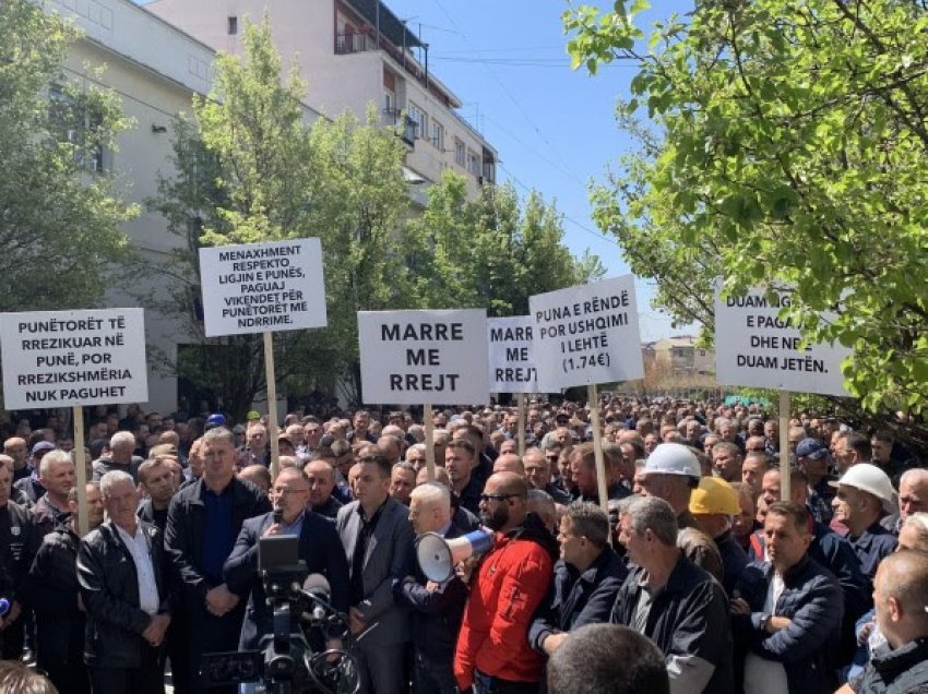 Protestojnë punëtorët e KEK-ut, kërkojnë rritje të pagave