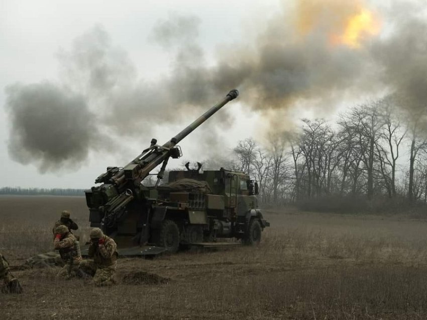 ​Zjarr në një bazë nafte në Ukrainë, humbin rreth 40 mijë tonë