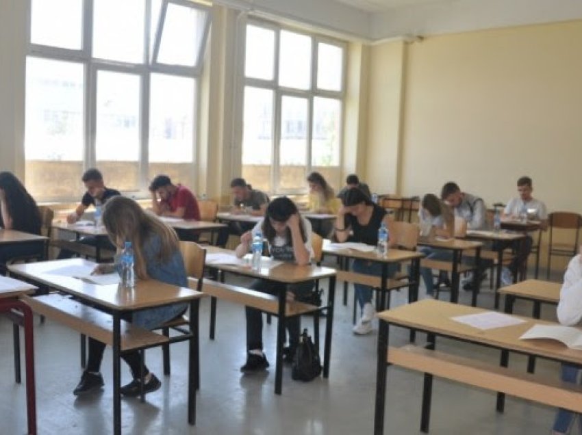 Shumica e maturantëve do të vazhdojnë shkollimin superior në Maqedoni