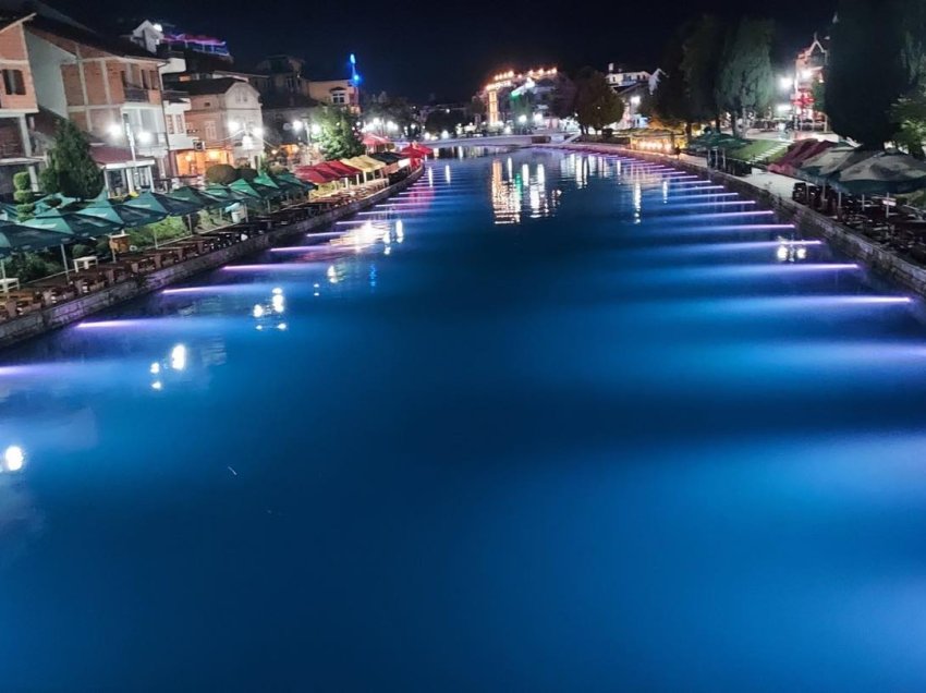 Struga e mbushur me turistë, kërkohen më shumë hapësira