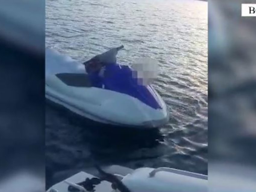 Iu fik jet ski gjatë natës, shpëtohet pas 10 orësh në det i riu