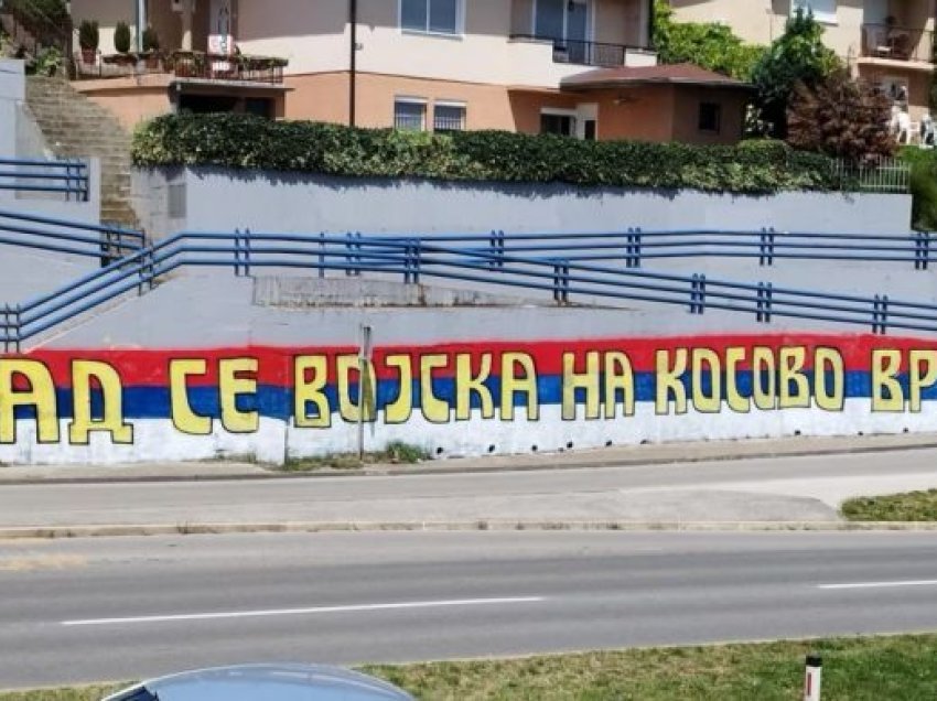 Grafiti “Kur ushtria të kthehet në Kosovë” shfaqet në Banja Llukë