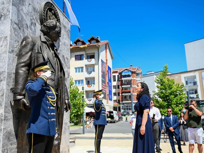 Osmani në Istog viziton shtatoren e Rugovës, të moshuarit, familjen Imeraj e shtëpinë e familjes Josiq