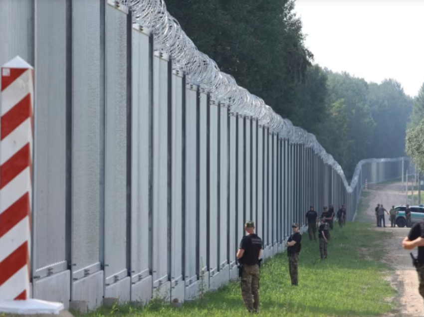 Polonia ndjek me ankth rritjen e tensioneve në kufirin me Bjellorusinë