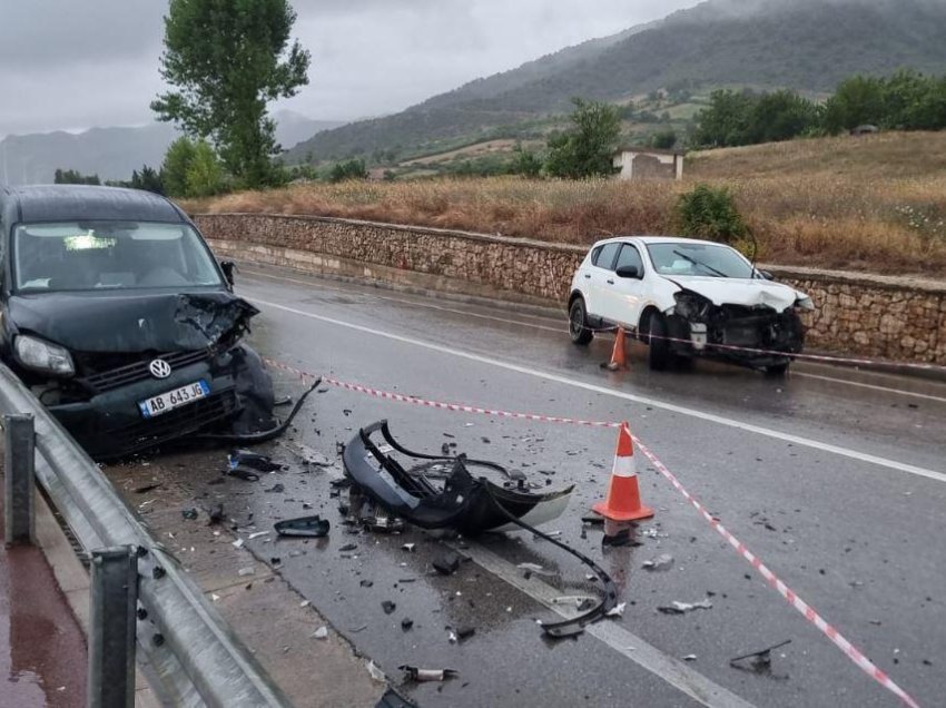 Aksident i rëndë në Pogradec, plagosen 5 persona, 1 në gjendje të rëndë