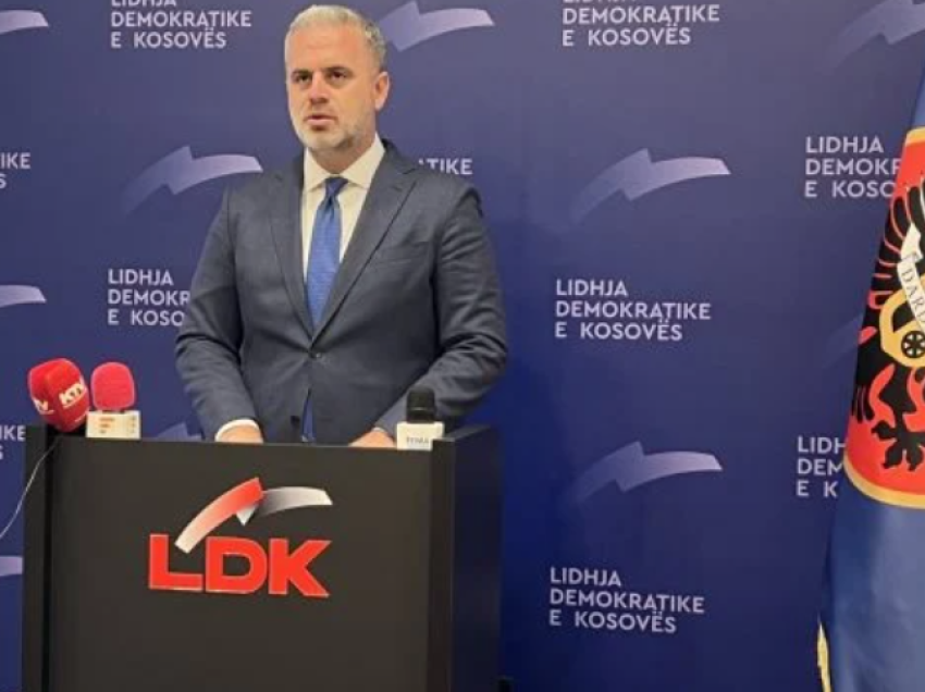 Azemi i LDK-së i quan “komplet qesharake” veprimet e Qeverisë