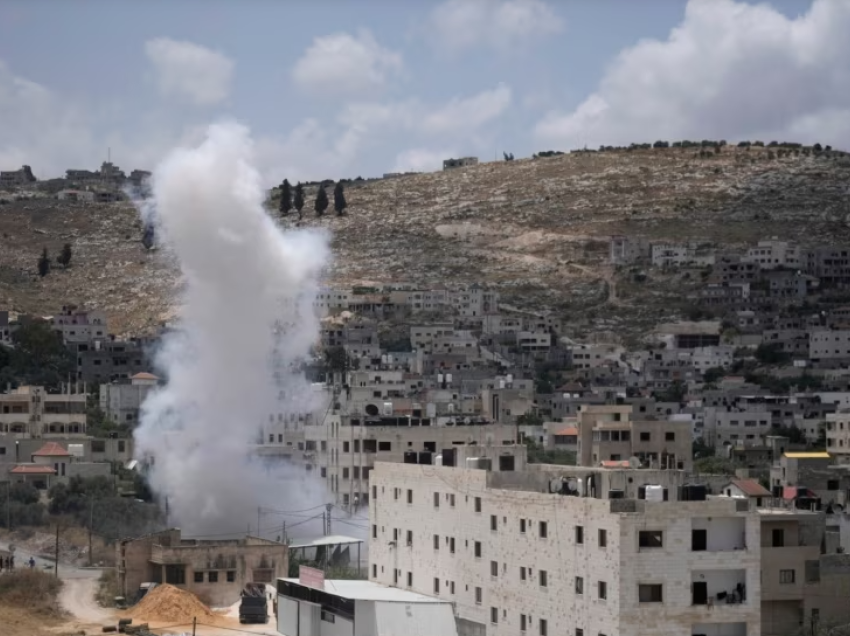 Vdes adoleshenti palestinez që u qëllua nga forcat izraelite