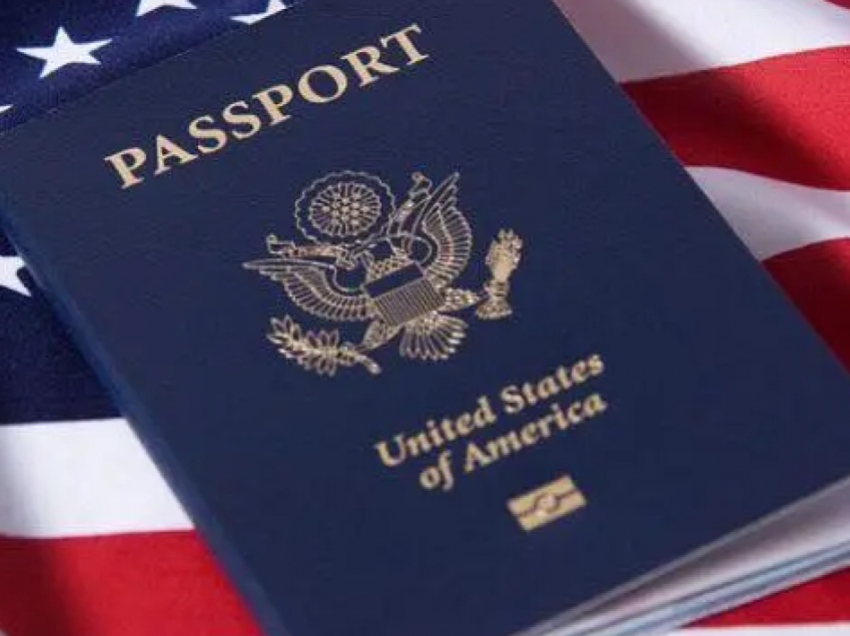 Burri ia dëmton gruas pasaportën amerikane në Fushë Kosovë