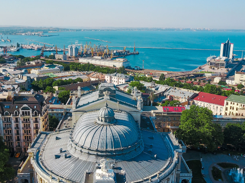 Lufta në Ukrainë, për herë të parë që nga pushtimi rus, hapen plazhet në Odessa