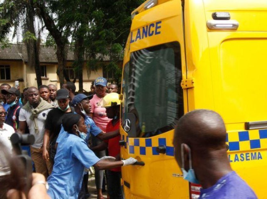 7 të vdekur nga shembja e një xhamie në Nigeri