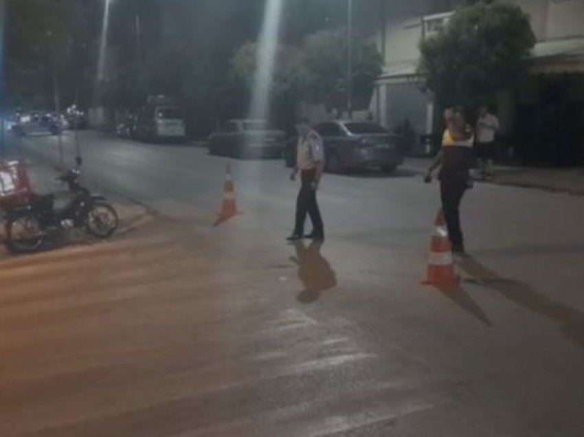 Humbi kontrollin dhe u përplas me bordurën, plagoset rëndë motoristi në Berat