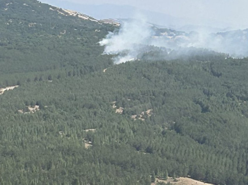 Helikopterët e MPB-së në një operacion prej tre orësh hodhën mbi 35 tonë ujë dhe shuan zjarrin në afërsi të Llozovës