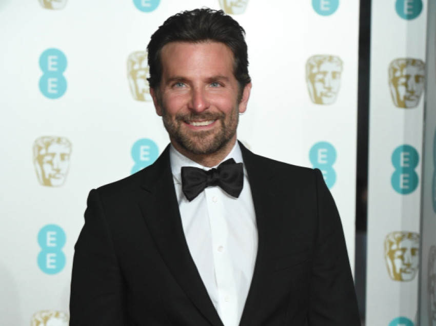 “Kam pasur disa vite të çmendura”- Bradley Cooper flet për varësinë e tij nga droga dhe alkooli