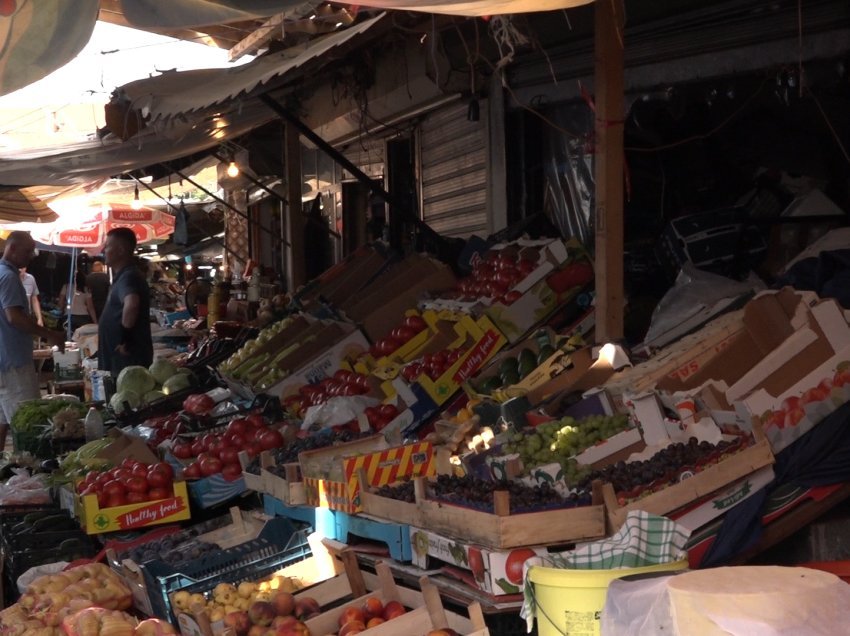 Shtrenjtohen çmimet - qytetarët ankohen, shitësit e prodhuesit ai hedhin fajin njëri-tjetrit