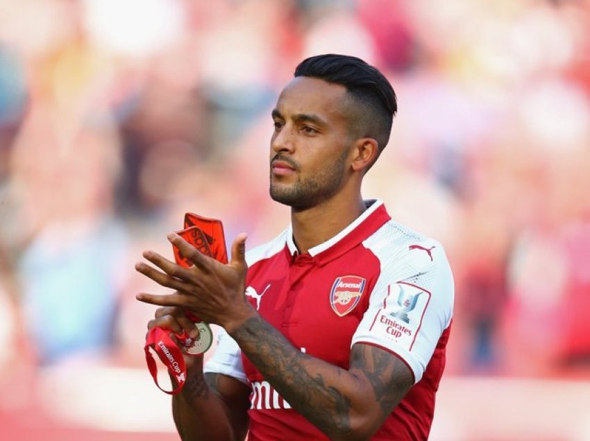 Theo Walcott njofton tërheqjen nga futbolli